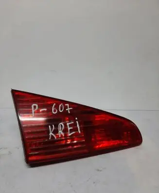 Peugeot 607 Tailgate rear/tail lights