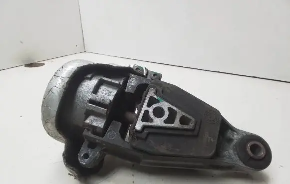 Peugeot 407 Engine mount bracket 326C65