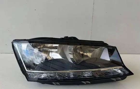 Skoda Fabia Mk3 (NJ) Headlight/headlamp 6V1941016D