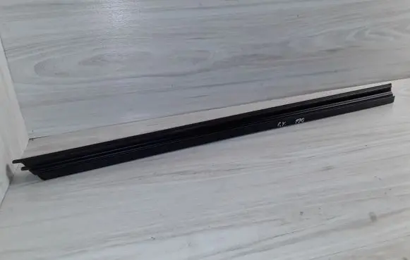 BMW M5 F90 Front door glass trim molding 7336959