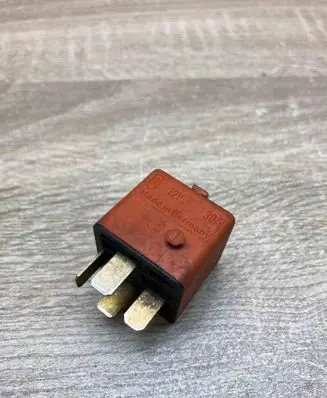 BMW 3 E36 Other relay 1378238 0332019456
