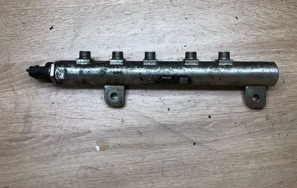 Opel Astra H Fuel main line pipe 0445214095