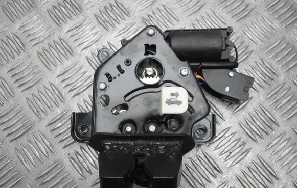 Tesla Model Y Tailgate/trunk/boot lock/catch/latch 1500604CNB