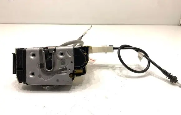 Mercedes-Benz Sprinter W907 W910 Front door lock A9077200000