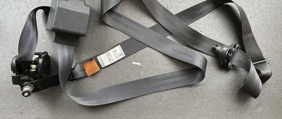 Front seatbelt