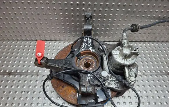 Opel Corsa D Front wheel hub spindle knuckle S25071920 55703154