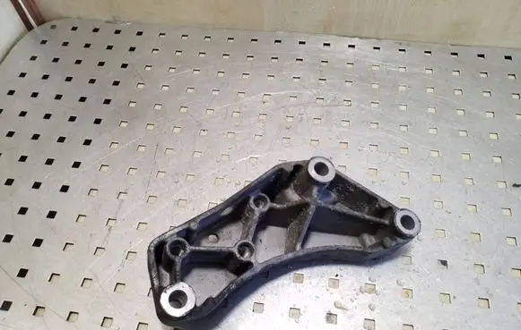 Seat Leon (1P) Gearbox mounting bracket 1K0199117