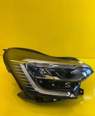 Renault Captur II Headlight/headlamp 260104525R