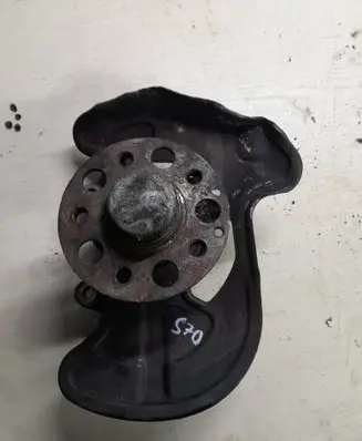Mercedes-Benz C W204 Front wheel hub A2044202544 3711