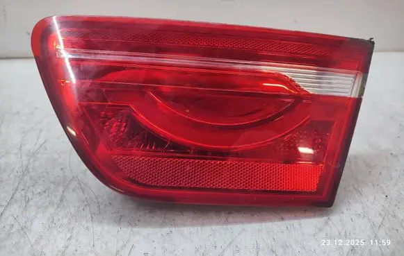 Jaguar XE Tailgate rear/tail lights 