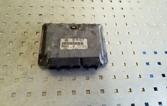 Volkswagen Golf IV Engine control unit/module 038906018GP 0281010246