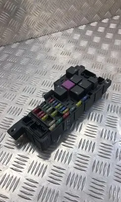 Volvo S60 Fuse box set 30728008 518828108