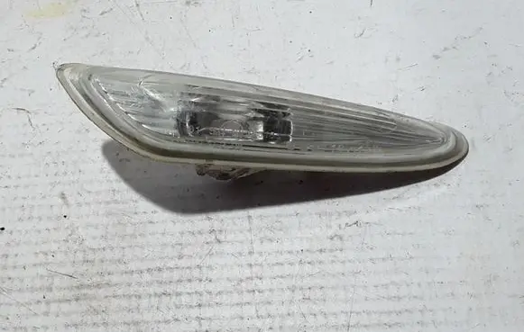 Chrysler Pacifica Front fender indicator light 18A453