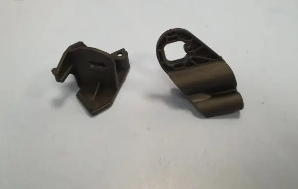 Headlight/headlamp mounting bracket