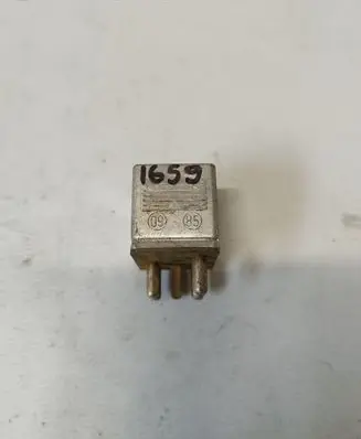 Mercedes-Benz S W126 Other relay 0015420219 SR9850