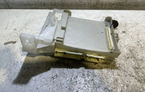 Lexus CT 200H Other control units/modules 8273076011 31301282 3750W