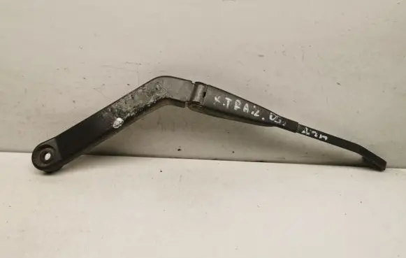 Nissan X-Trail T30 Rear wiper blade arm