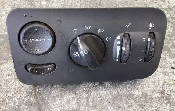 Chrysler Grand Voyager IV Light switch 0YD111DVAE 11951