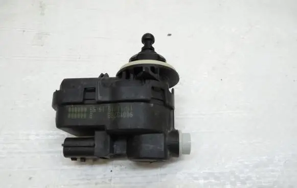 Toyota Yaris Cross Headlight level adjustment motor 90013783