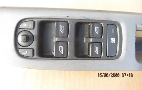 Volvo V50 Electric window control switch 30746183 N3RUA 03451700