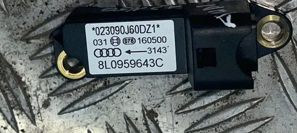 Audi A3 S3 8L Airbag deployment crash/impact sensor 8L0959643C 160500 023090J60DZ1
