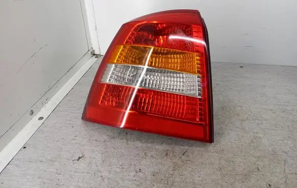 Opel Astra G Rear/tail lights 90521542