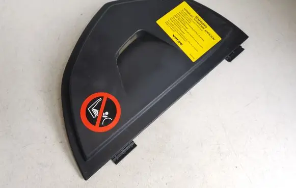 Dashboard side end trim
