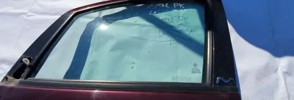 Lancia Musa Front door window glass four-door