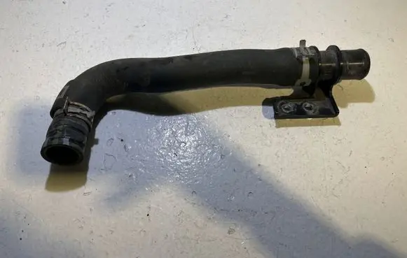 Toyota RAV 4 (XA30) Engine coolant pipe/hose