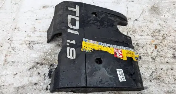Audi A4 S4 B5 8D Engine cover (trim) 028103935B