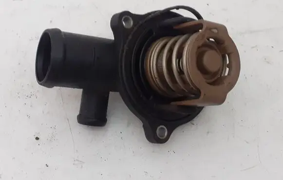 Audi A5 8T 8F Thermostat housing 059121111AA 059121111