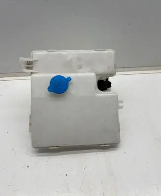Windshield washer fluid reservoir/tank