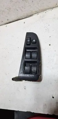 Toyota Avensis T250 Electric window control switch 54035144