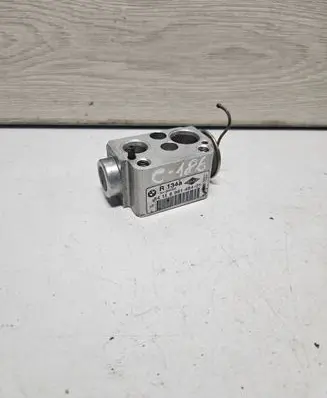 BMW 1 E81 E87 Air conditioning (A/C) expansion valve 6981484 R134A