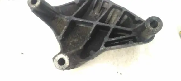 Opel Astra H Engine mounting bracket 90539247