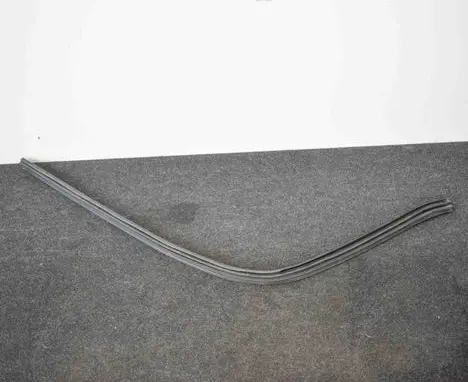 BMW 2 F22 F23 Rubber seal front door (on door) 7267927