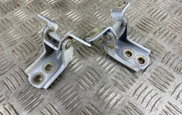 Nissan X-Trail T32 Front door hinge set 