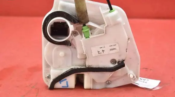 Mazda 3 II Rear door lock G04-G10-L2
