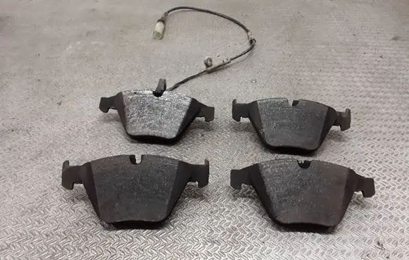 BMW 5 E60 E61 Brake pads (front) 