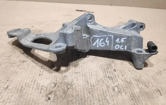Renault Megane III Generator/alternator bracket 