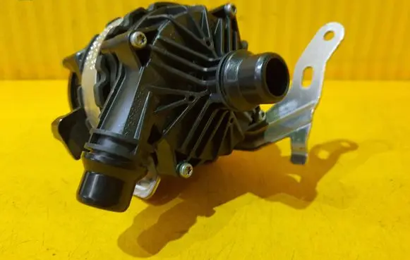 Mercedes-Benz C W206 Electric auxiliary coolant/water pump A0005009000