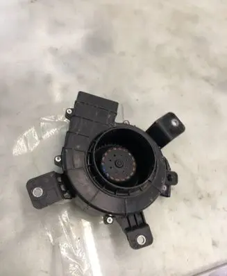 Hyundai Kona II Hybrid/electric vehicle battery fan 37580by000