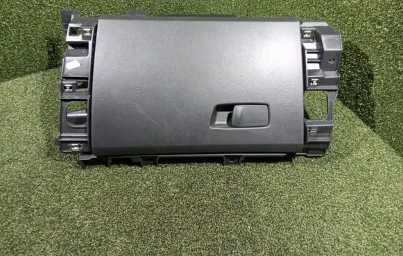 Renault Trafic III (X82) Glove box 685001668R 2595001X TO544760