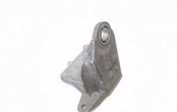 Gearbox mounting bracket