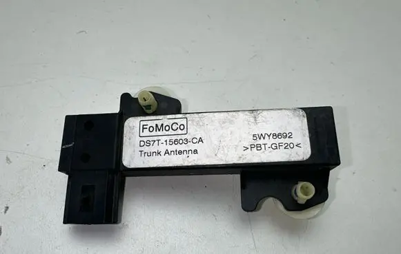 Ford Mustang VI Aerial antenna amplifier DS7T15603CA