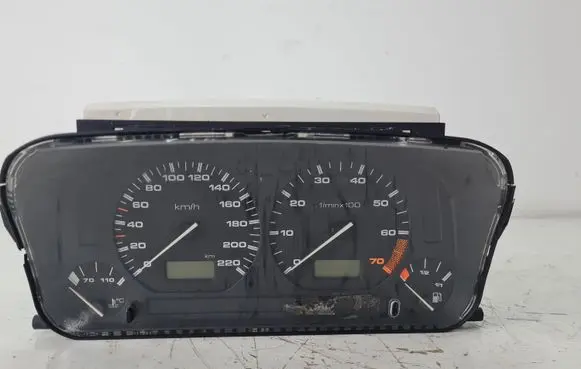Volkswagen Golf III Speedometer (instrument cluster) 88311235