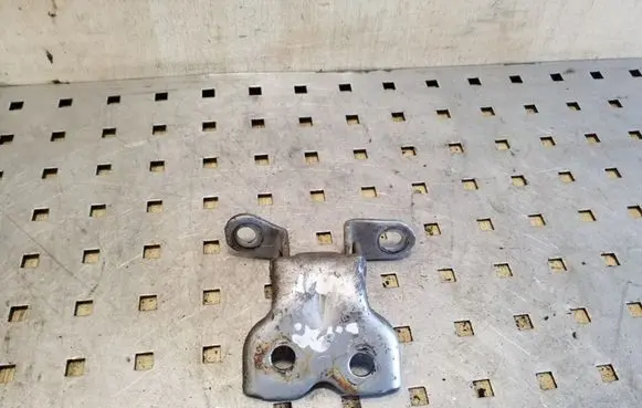 Toyota Avensis Verso Front door lower hinge 