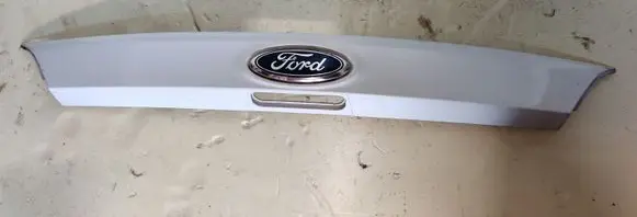 Ford Focus Trunk door license plate light bar BM5TN43404A0W