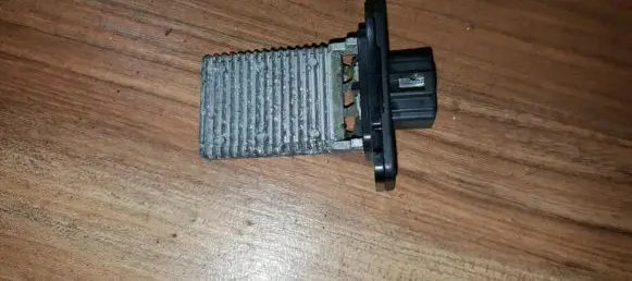KIA Rio Heater blower motor/fan resistor 04K05A