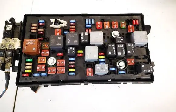 Opel Insignia A Fuse box set 13345498